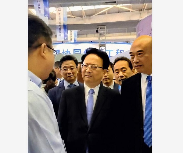 <b>2019年時(shí)任陜西省委副書記、省長(zhǎng)；現(xiàn)任國(guó)務(wù)院副總理、黨組成員劉國(guó)中與時(shí)任吉林省委副書記、省長(zhǎng)；現(xiàn)任吉林省委書記、省人大常委會(huì)主任景俊海蒞臨指導(dǎo)工作</b>