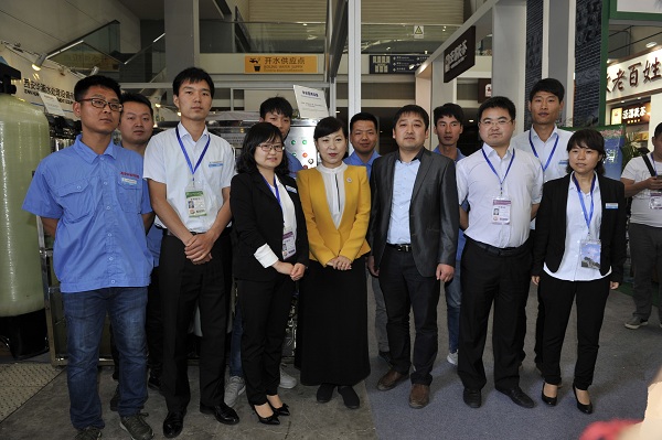 <b>內(nèi)蒙古自治區(qū)呼和浩特市委書記王莉霞2016年考察工作合影</b>