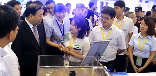 <b>陜西省常委，統(tǒng)戰(zhàn)部部長(zhǎng)姜鋒參觀指導(dǎo)工作</b>